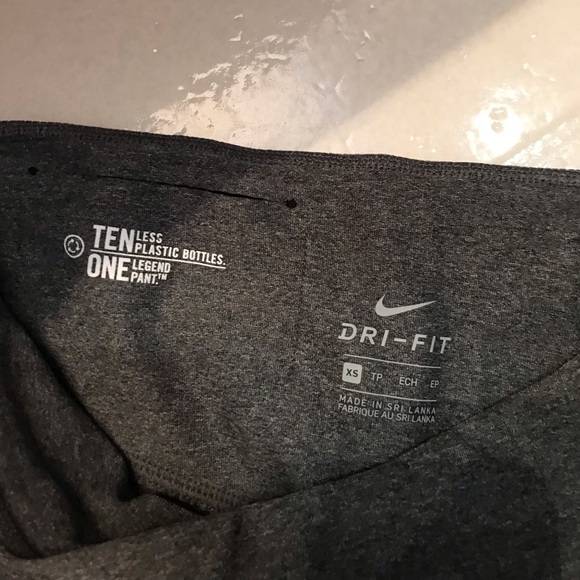 Nike multi colored leggings - Picture 2 of 4